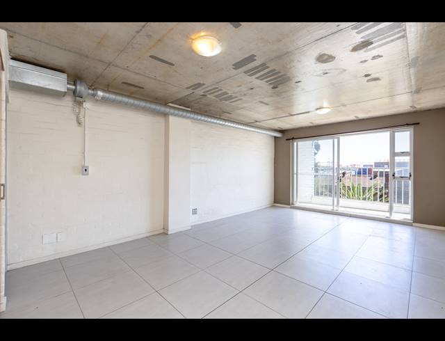 BEDROOM APARTMENT FOR SALE IN WOODSTOCK